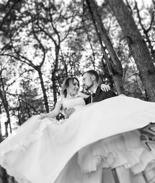 girl-in-a-wedding-dress-in-the-autumn-forest-2022-01-18-23-32-18-utc.jpeg